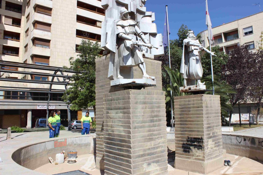 Guanyar Alcoi dubta de la viabilitat d’adequar el sortidor de La Rosaleda tenint en compte la reforma pendent de tota la plaça