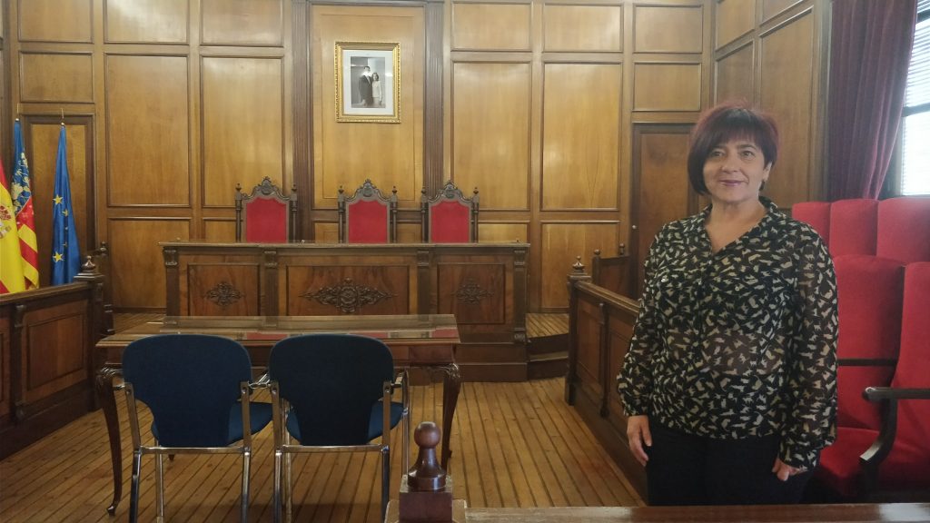 Vicky Llàcer pren possessió com a regidora de Guanyar Alcoi