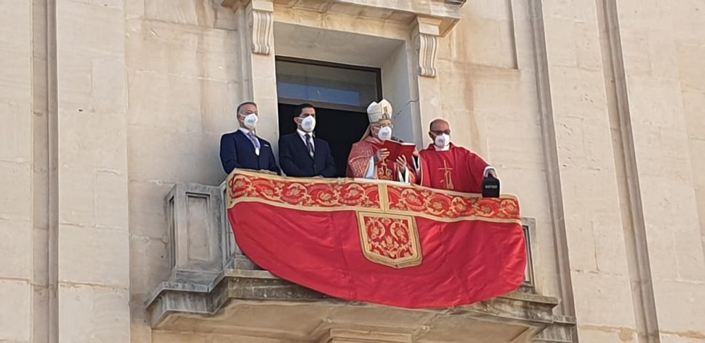 Guanyar li recorda a Francés que presideix una administració aconfessional